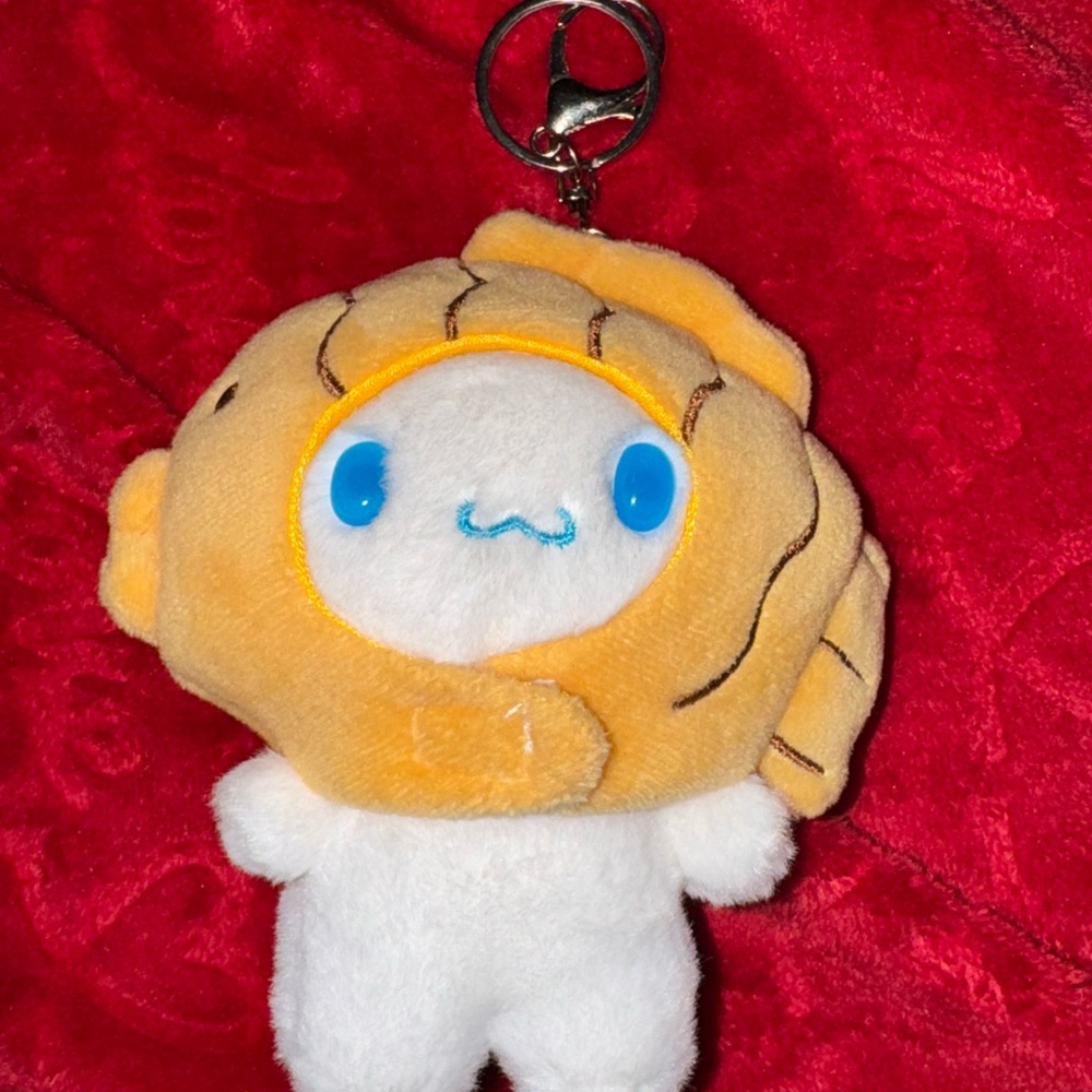 Cute Cinnamoroll sanrio Taiyaki fish plush keychain